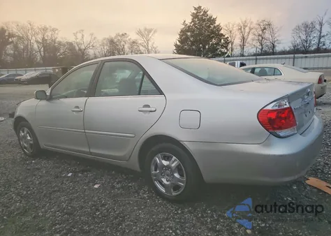 2005 Toyota Camry Le from USA, damaged, VIN 4T1BE30KX5U075751